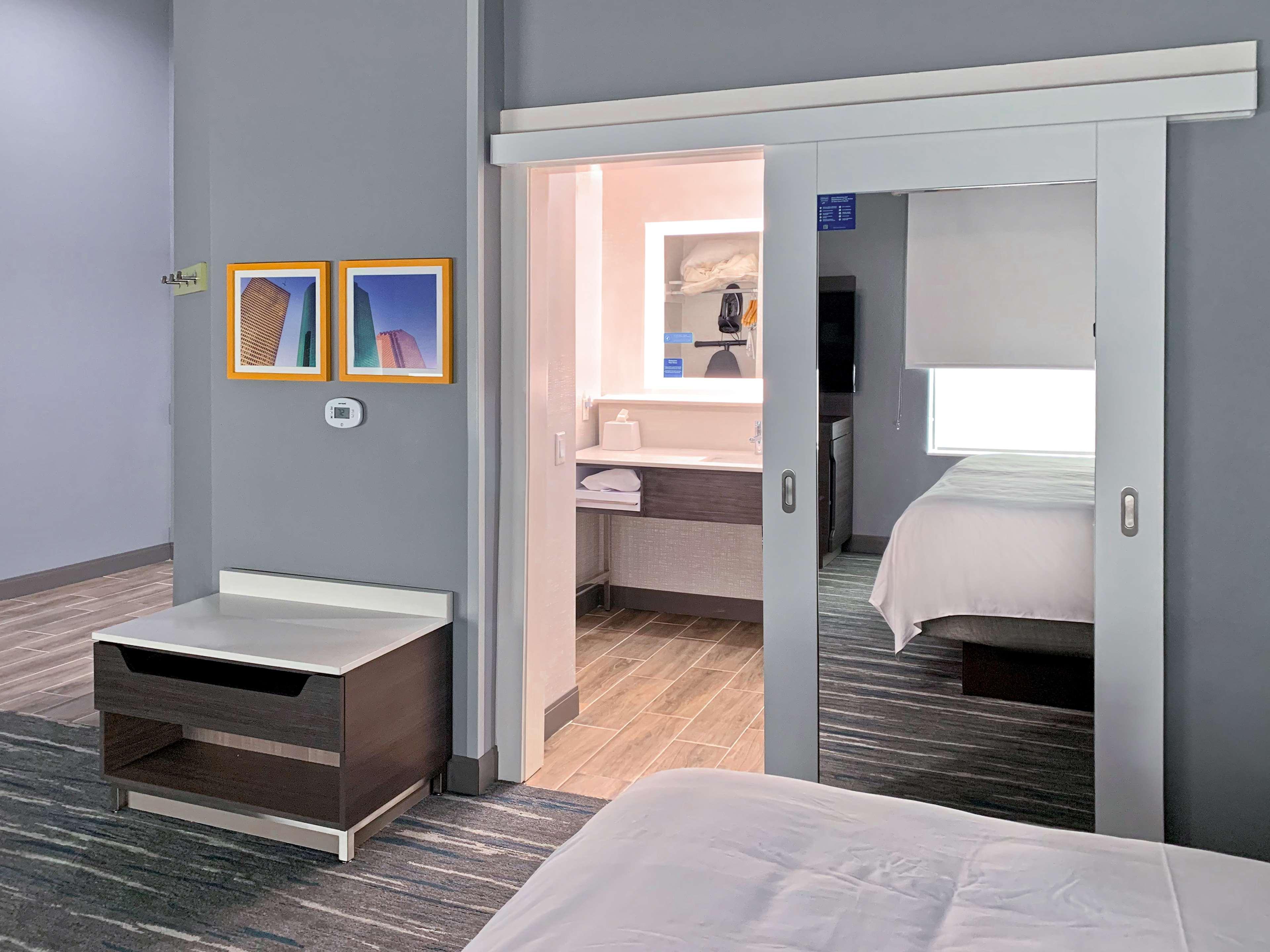 Hampton Inn & Suites Houston East Beltway 8, Tx Cloverleaf المظهر الخارجي الصورة