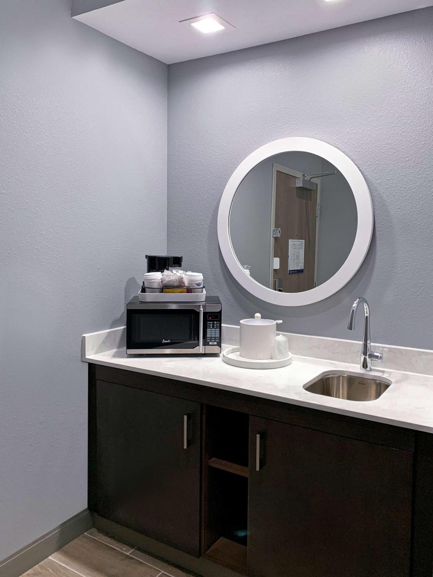 Hampton Inn & Suites Houston East Beltway 8, Tx Cloverleaf المظهر الخارجي الصورة