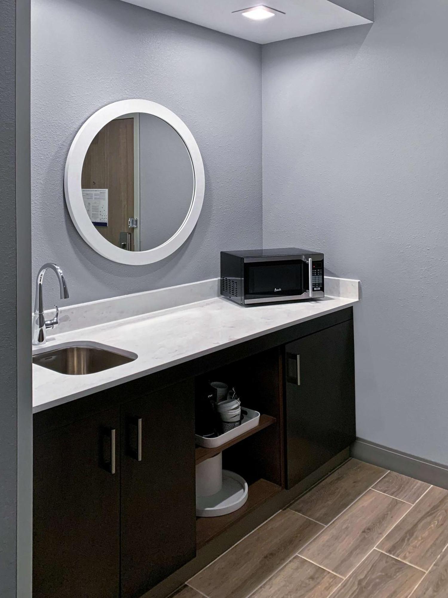 Hampton Inn & Suites Houston East Beltway 8, Tx Cloverleaf المظهر الخارجي الصورة