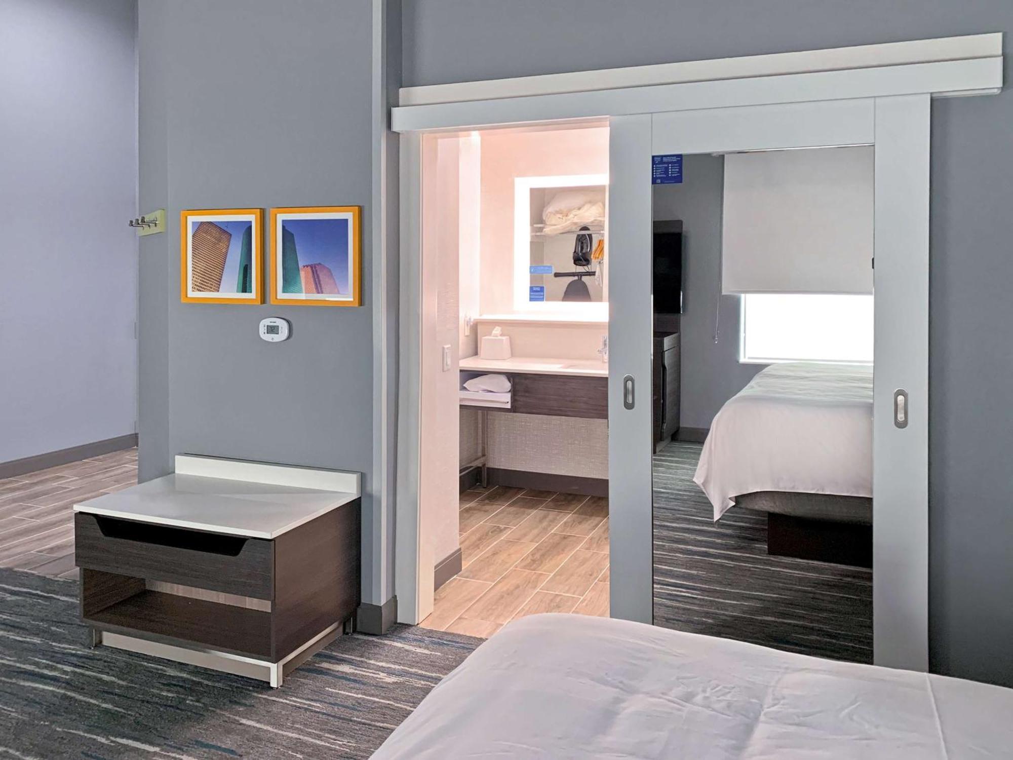 Hampton Inn & Suites Houston East Beltway 8, Tx Cloverleaf المظهر الخارجي الصورة